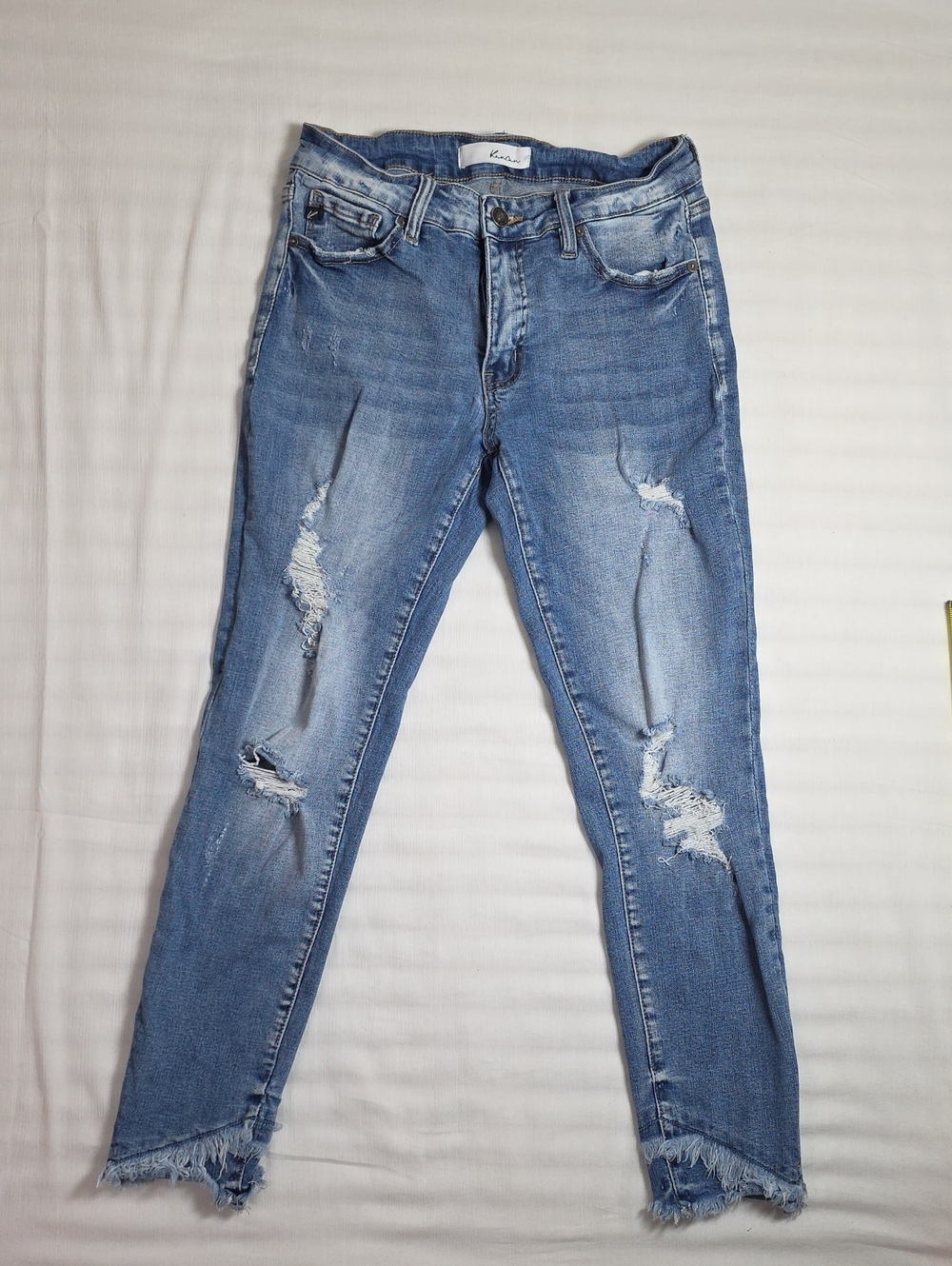 KanCan Light Wash Ripped Skinny Jeans; 9/28